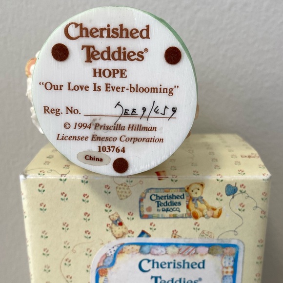 In box cherished teddies - Picture 2 of 2